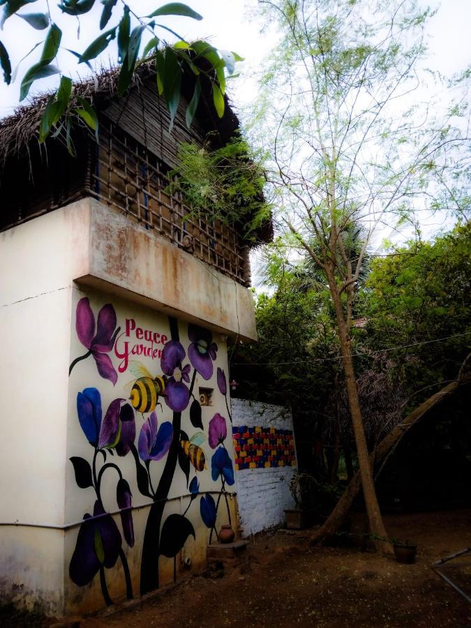 Peace Garden Albergue Auroville Exterior foto